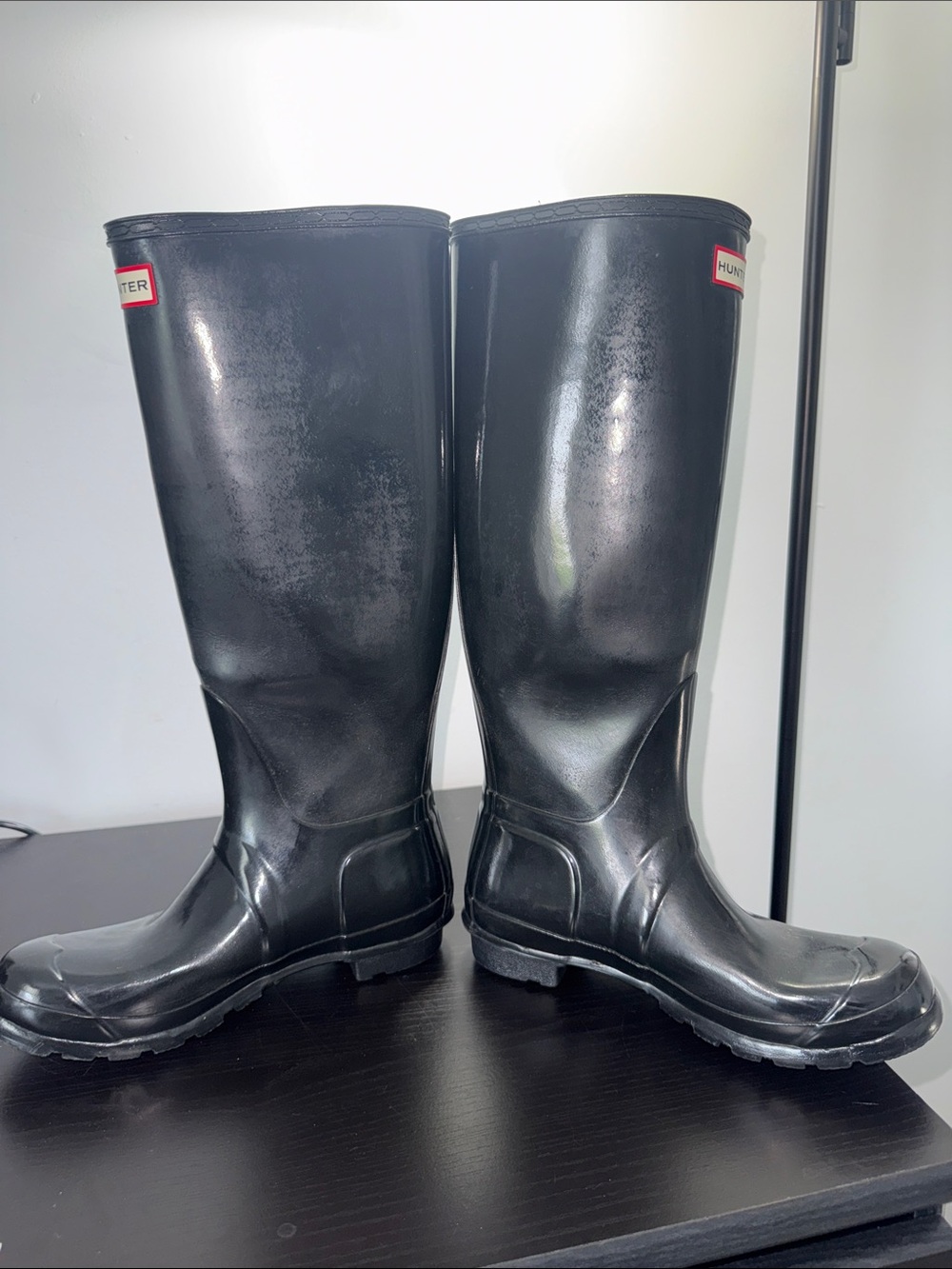 Hunter Tall Gloss Rain Boots - Black with Red Logo - Picture 11 of 14